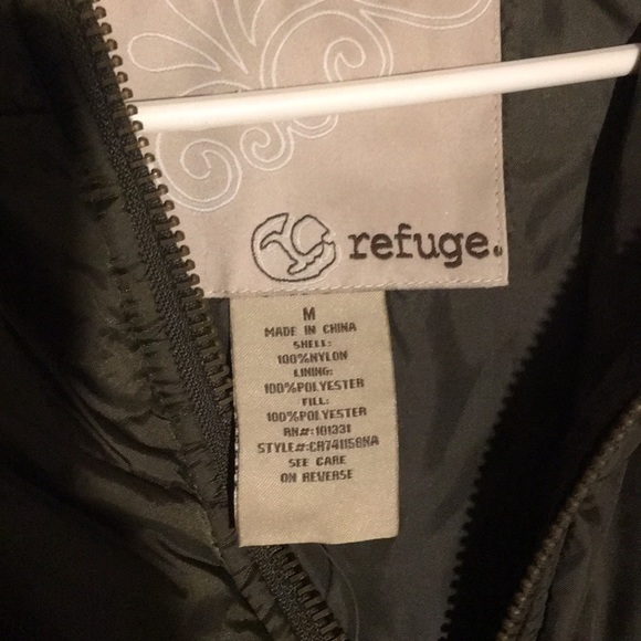 ✨2 for $15✨ Refuge green Puffy Vest - Picture 2 of 4